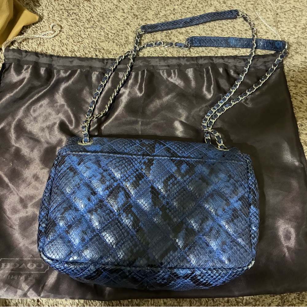 Authentic Michael Kors Shoulder Bag With Gold Har… - image 2